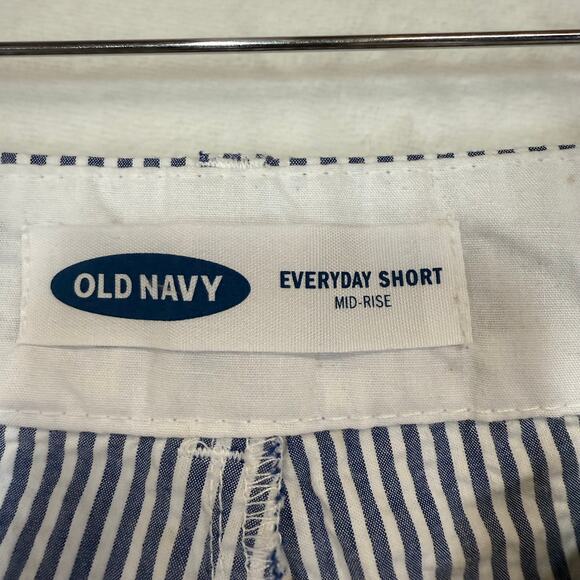 NWT Old Navy 18 Everyday Short Blue Striped Summer Casual Formal Beach Vacation - Picture 3 of 8